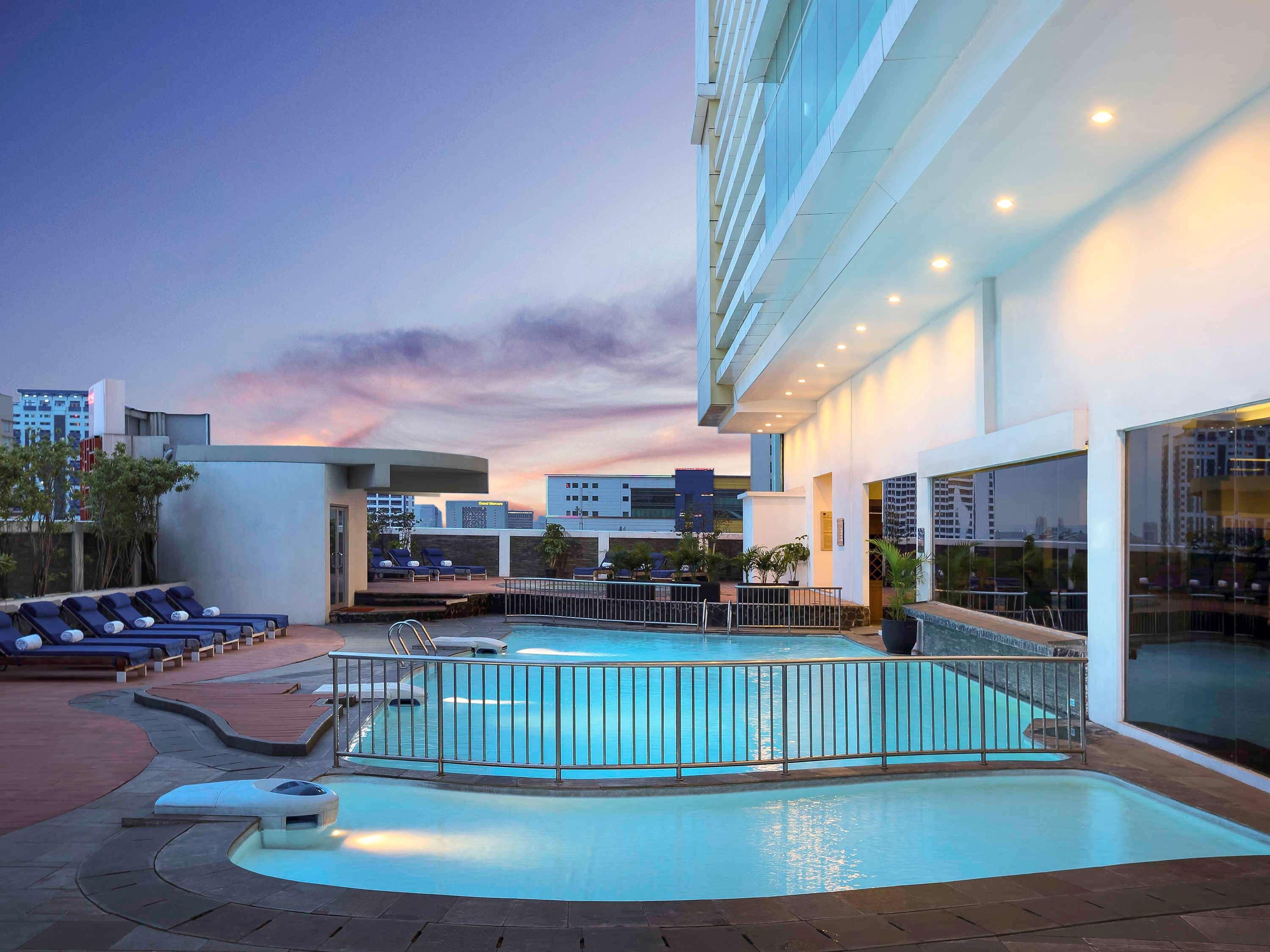 Novotel Jakarta Gajah Mada Eksteriør bilde