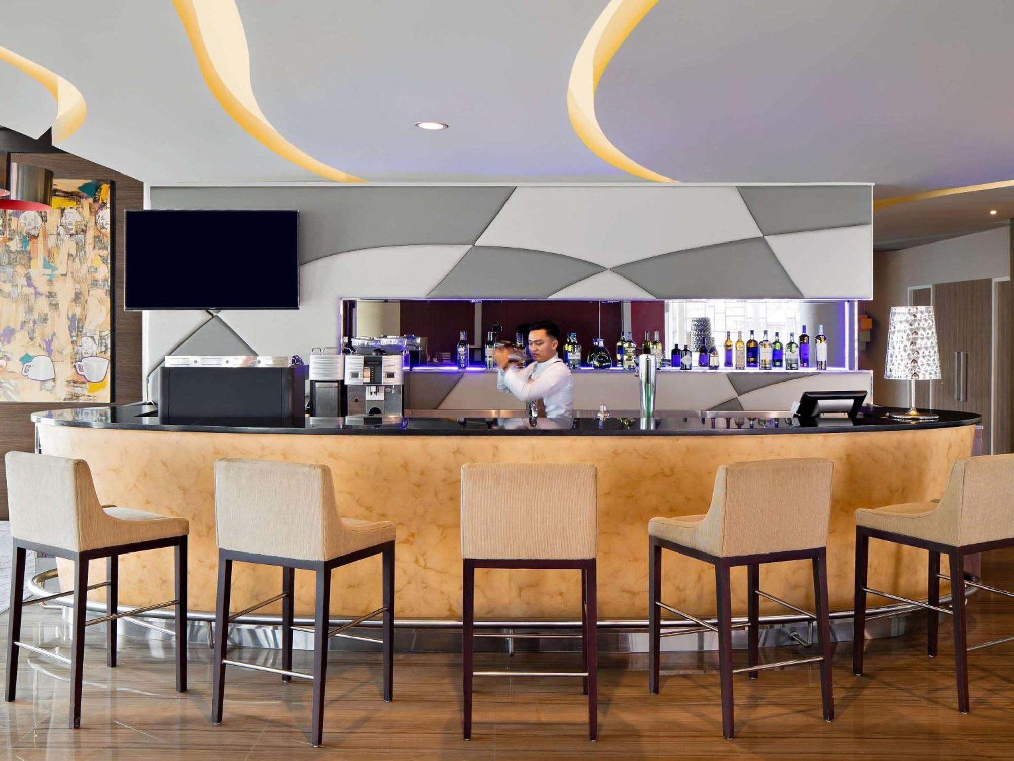Novotel Jakarta Gajah Mada Eksteriør bilde