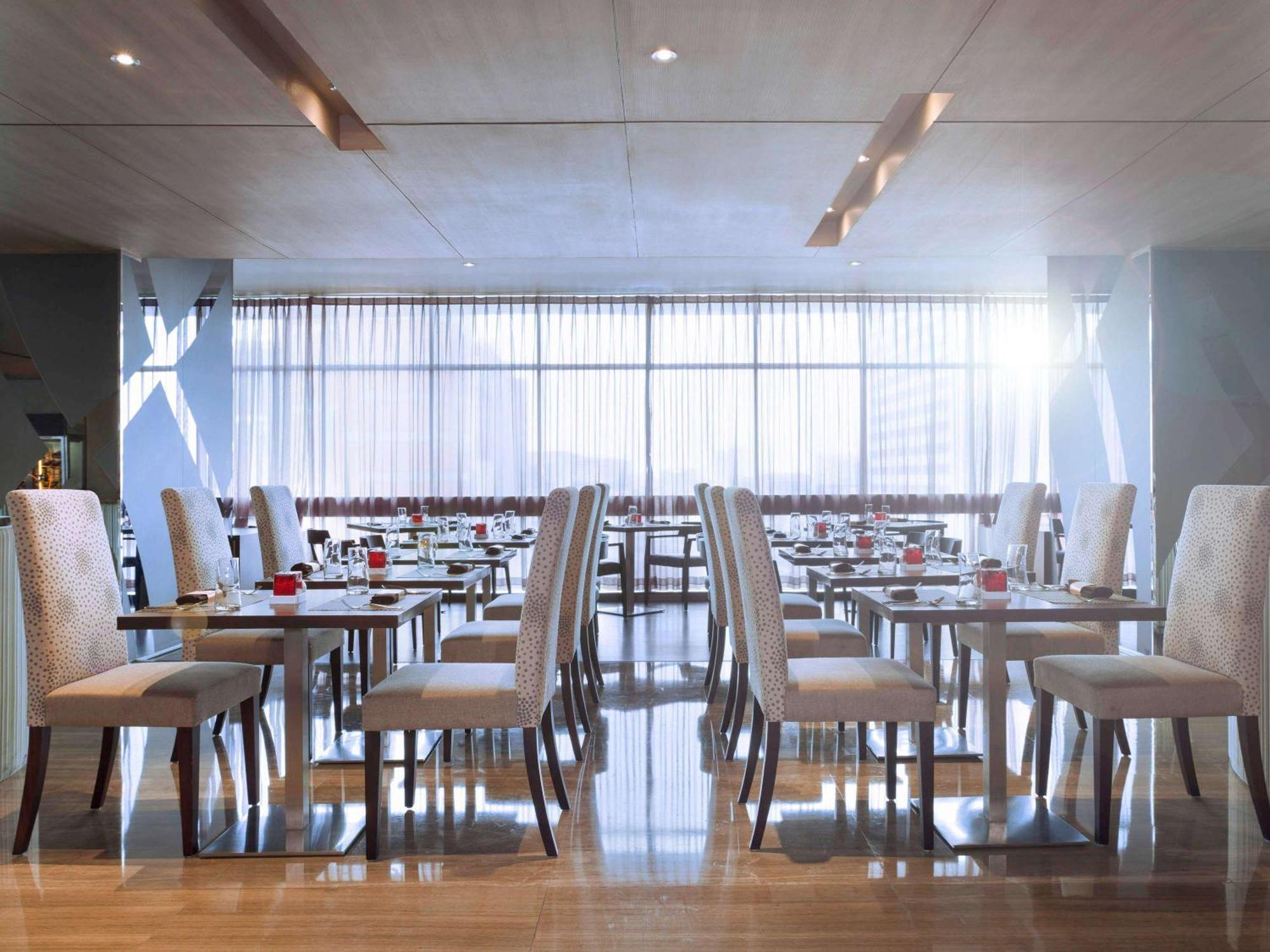 Novotel Jakarta Gajah Mada Eksteriør bilde